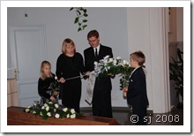 Kukkia laskemassa