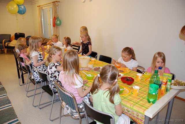 DSC_3114.JPG - Sitten sy�tiin syntt�riherkkuja